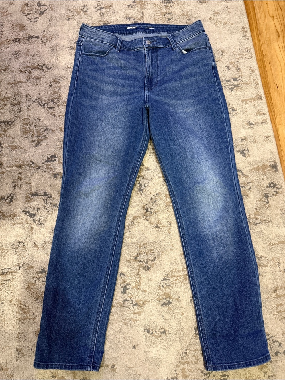 Old Navy Women’s Medium Blue Straight Jeans with Subtle Fade
